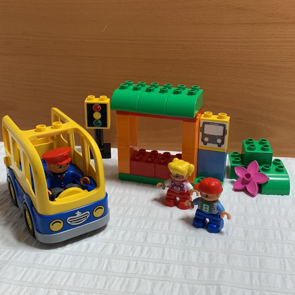 Lego Duplo 10528 School Bus Stop Set